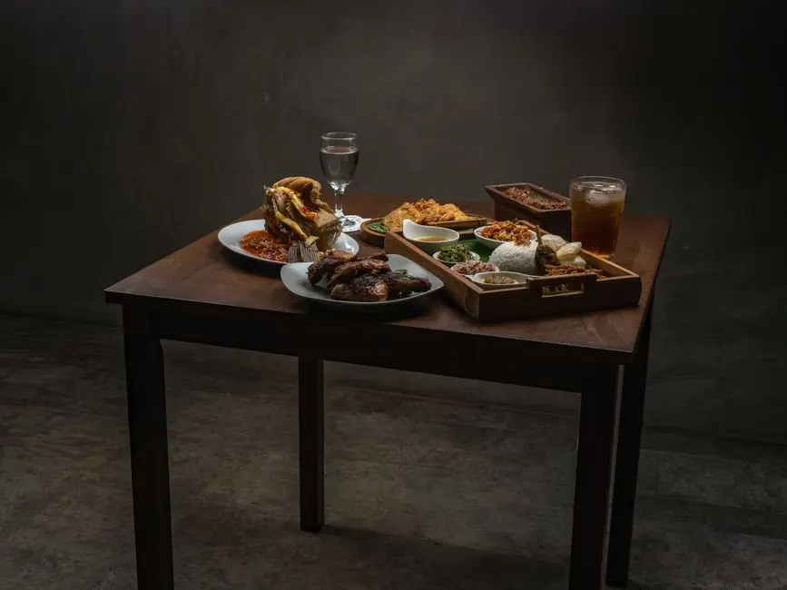 Makanan Khas Lokal yang Menghidupkan Cerita di Pula U Maha